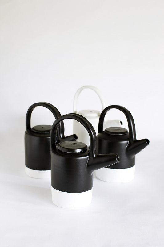 black-teapots