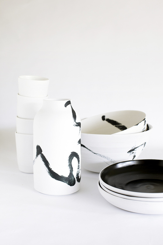 andre-davidoff-white-and-black-squiggle-ceramics